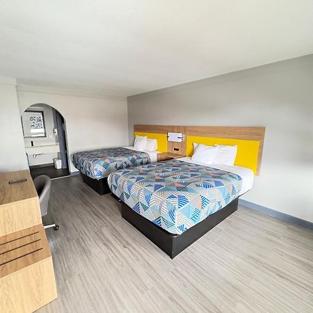 Days Inn By Wyndham Gonzales Extérieur photo