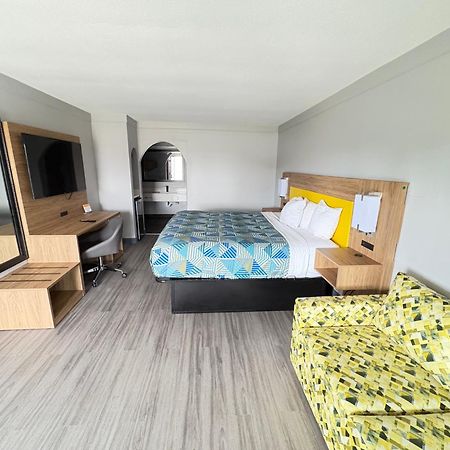 Days Inn By Wyndham Gonzales Extérieur photo