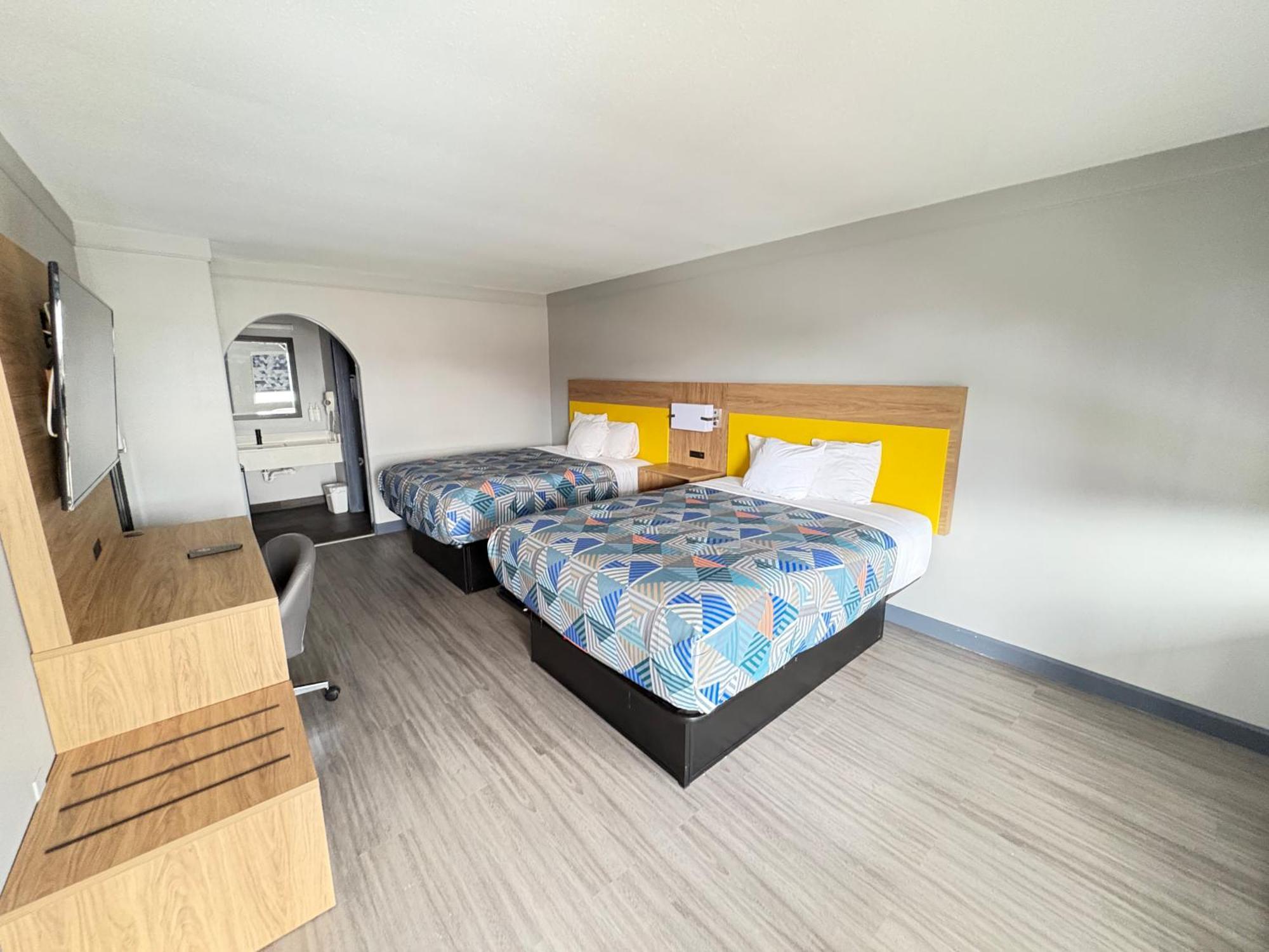 Days Inn By Wyndham Gonzales Extérieur photo