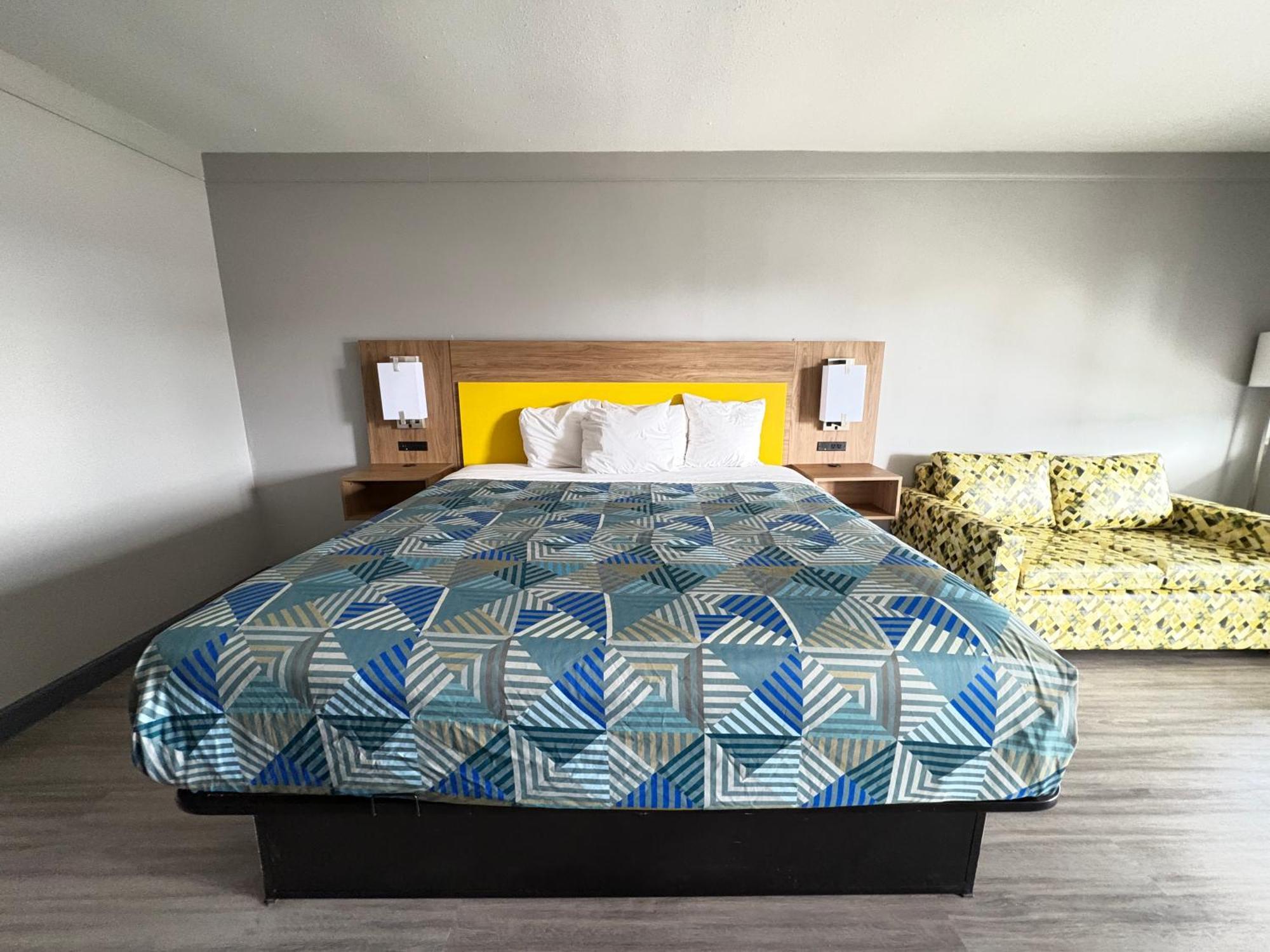 Days Inn By Wyndham Gonzales Extérieur photo