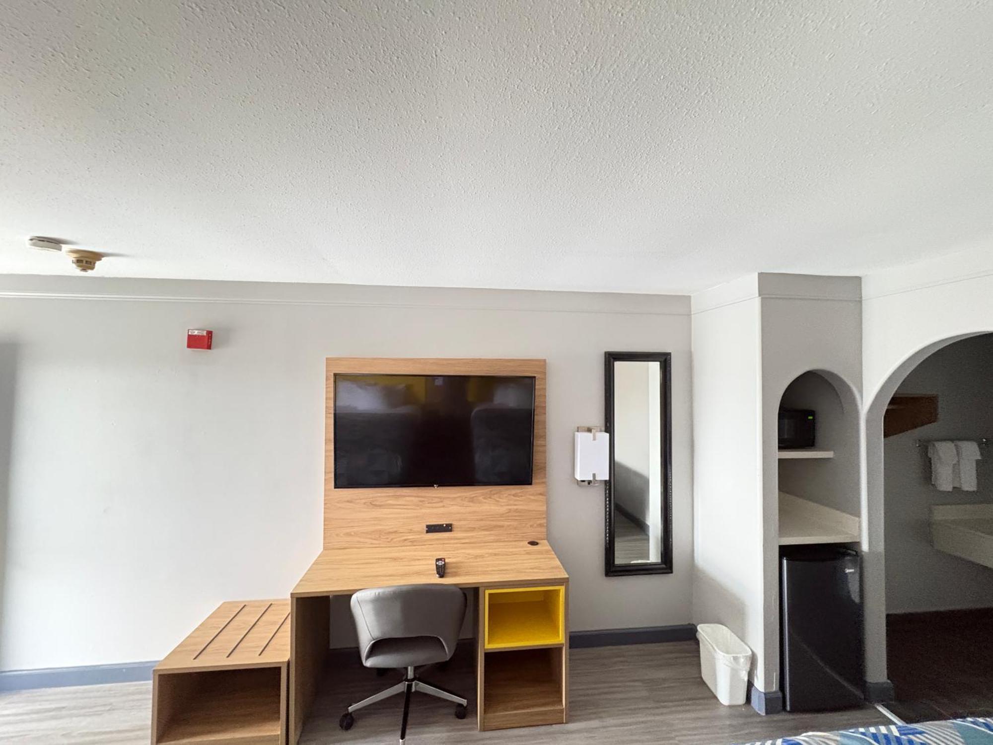 Days Inn By Wyndham Gonzales Extérieur photo