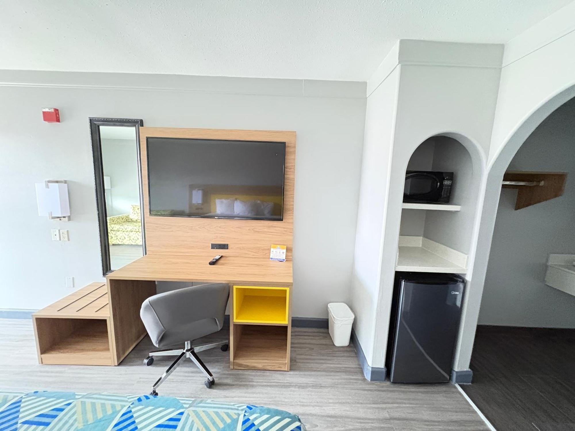 Days Inn By Wyndham Gonzales Extérieur photo