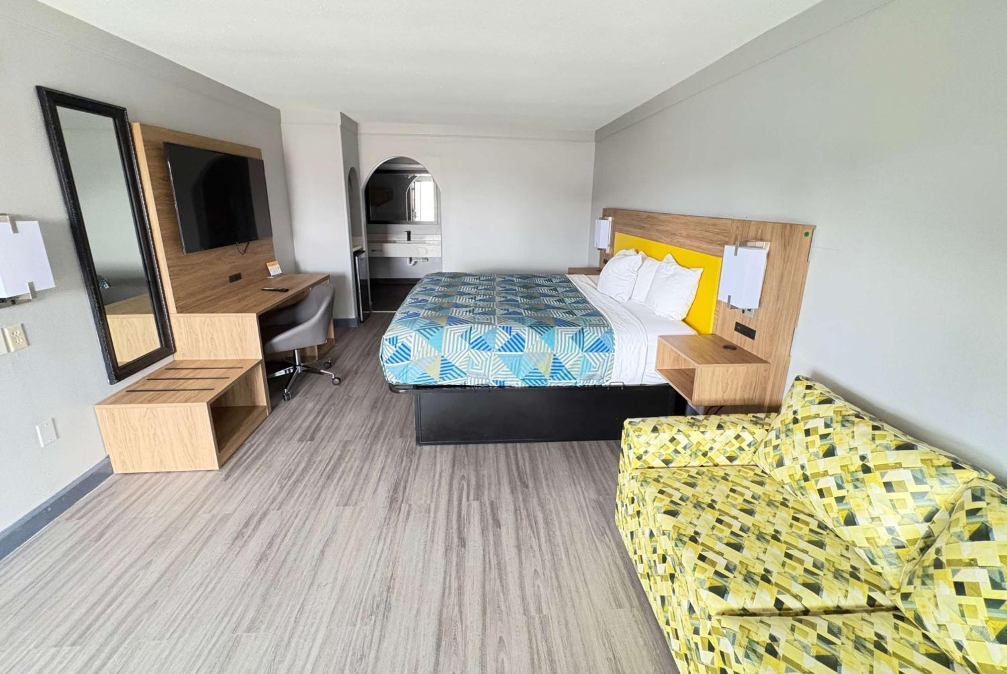 Days Inn By Wyndham Gonzales Extérieur photo