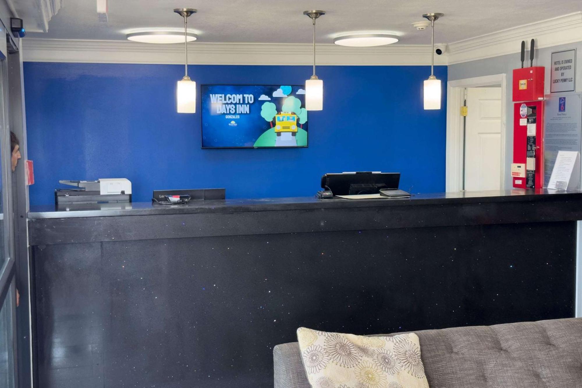 Days Inn By Wyndham Gonzales Extérieur photo